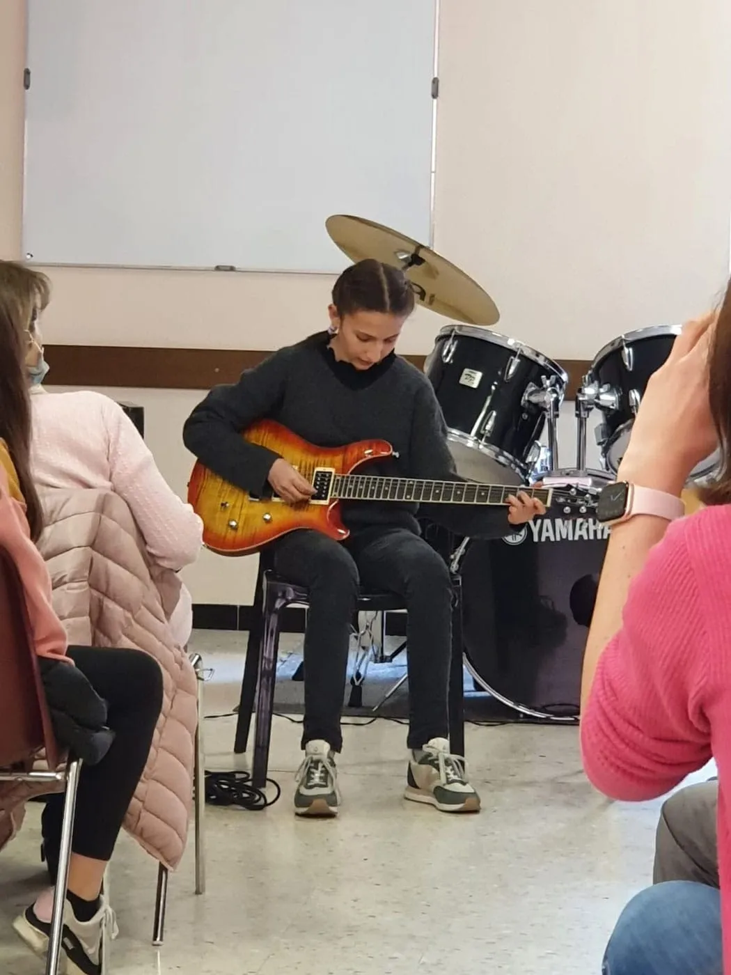 Concerts des classes de guitare, musique actuelle, harpe, violon et éveil musical — 2022 — photo 1